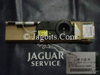 RADIO ANTENNA ASSEMBLY