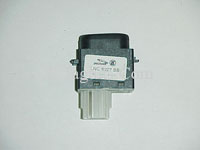 SPEED CONTROL SWITCH, ON/OFF CRUISE SWITCH IN CENTER CONSOLE