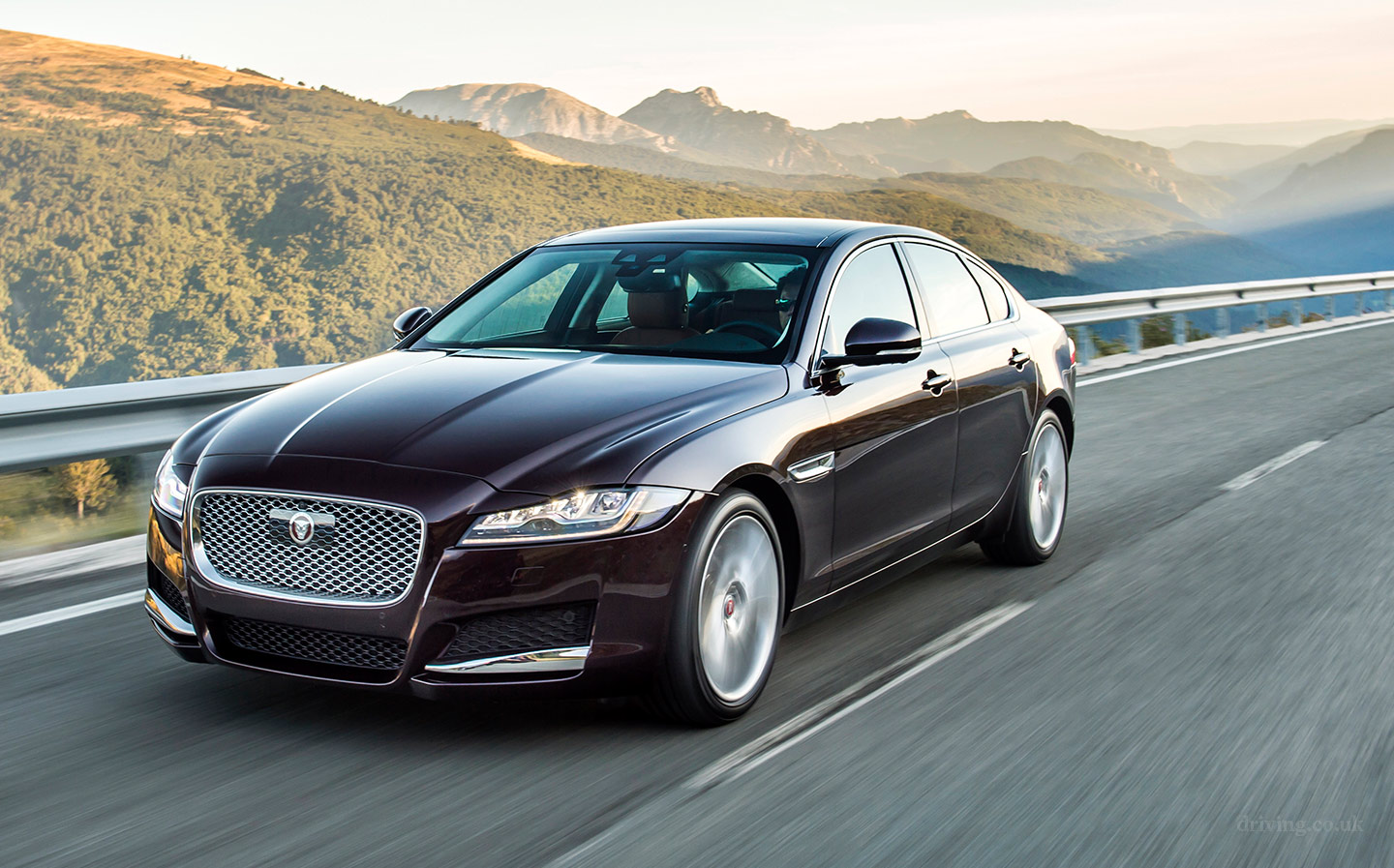 Jaguar XJ 2019 РІРёС€РЅРµРІС‹Р№