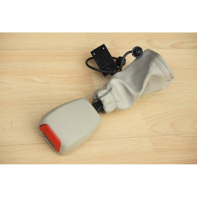 gja♡ Jagbits Jaguar Parts: USED SEAT BELT BUCKLE COLOR OATMEAL