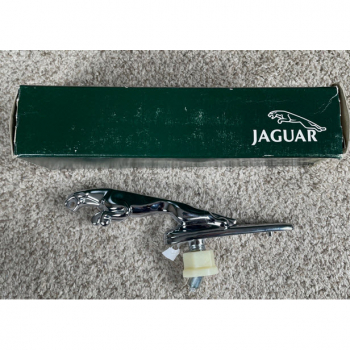USED LEAPING JAGUAR LEAPER HOOD ORNAMENT EMBLEM, SPRING LOADED  HNA6350BD