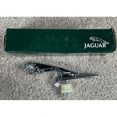 USED LEAPING JAGUAR LEAPER HOOD ORNAMENT EMBLEM, SPRING LOADED  HNA6350BD