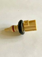 FUEL TEMPERATURE SENSOR ON FUEL RAIL  AJ810514