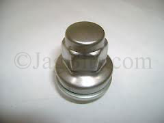 WHEEL LUG NUT  T4N33551