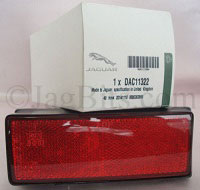 REFLECTOR LENS FOR REAR BUMPER  RIGHT SIDE  DAC11322