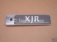 TRUNK LID EMBLEM XJR WITH LOCK APERTURE  HND5994LB