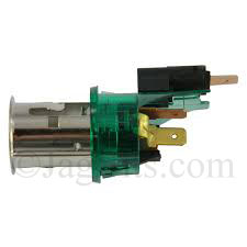 USED CIGAR LIGHTER SOCKET  LJA2720AA