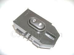 USED SWITCHPACK FOR WINDOWS IN PASSENGER DOOR  LJA6382AC
