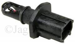 USED SENSOR AIR TEMPERATURE LOCATED IN AIR INTAKE TUBE  XR810205