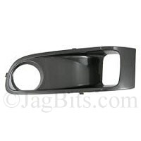 TRIM COVER LEFT FRONT BUMPER FOR FOG LAMP  XR829436