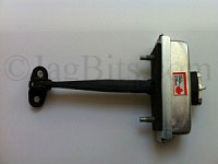 CHECKARM ASSEMBLY FRONT DOOR  XR857260